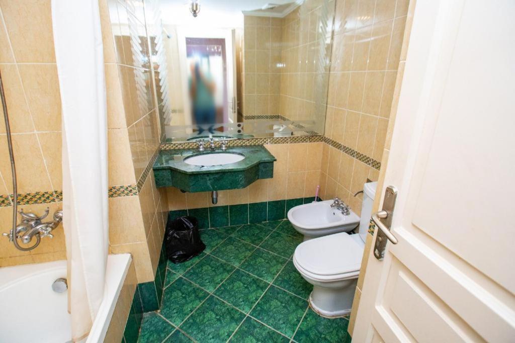 Apartment Fourseasons At Sanstefano Grand Plaza